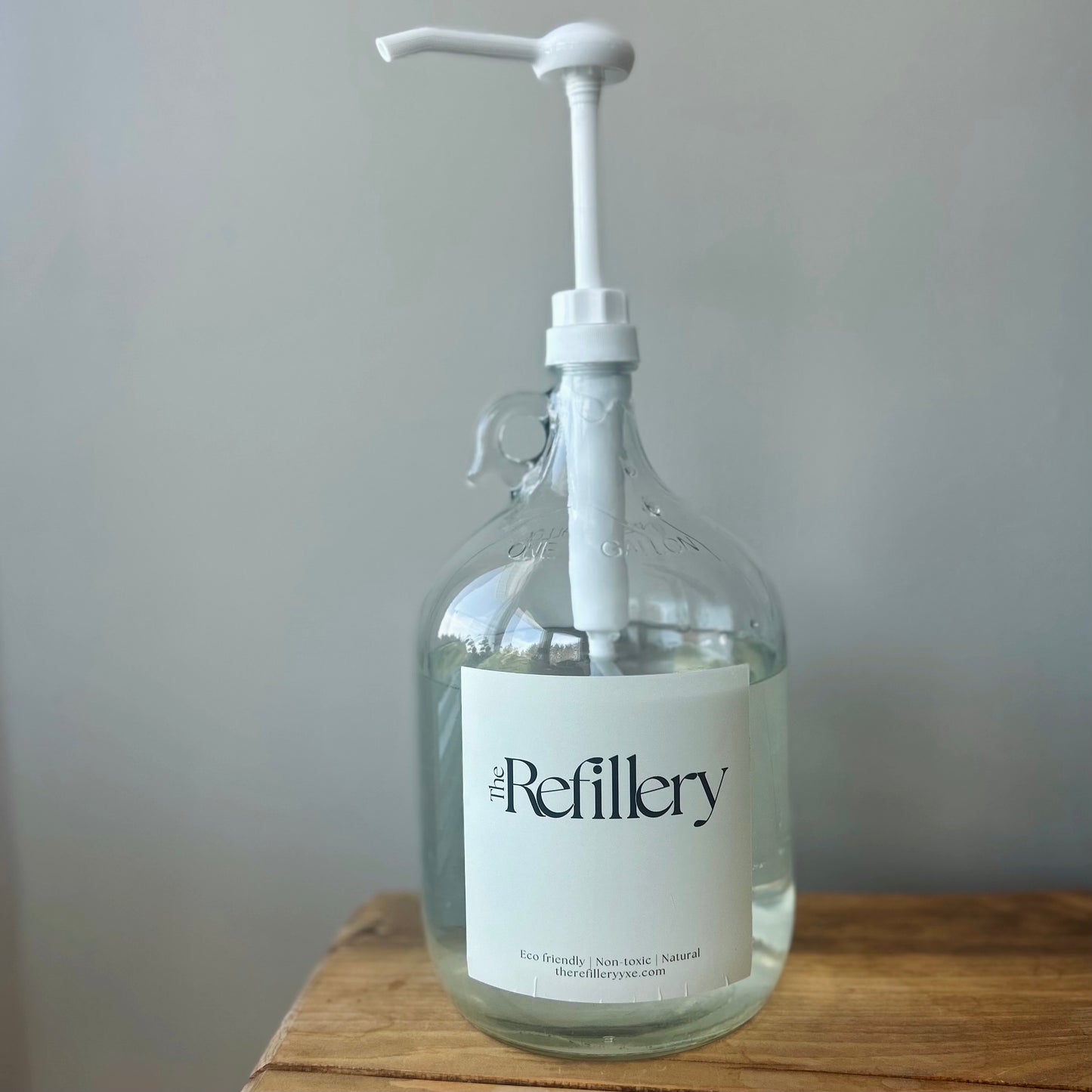 1/2 Gallon + Gallon Bottle Pump