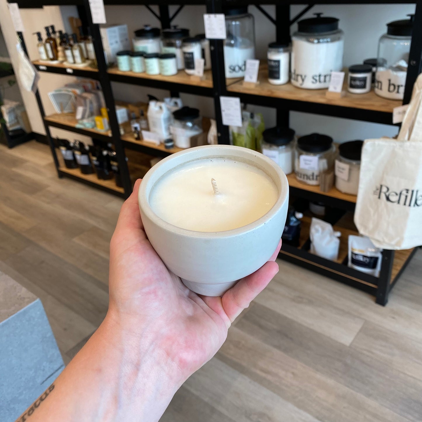 Concrete Pedestal Candle- Vanilla Chai